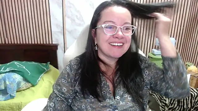 Snapshot of Sonialorens_ chatting on 06/18/26, 09:41 Sonialorens online show from 06/18/26, 09:41