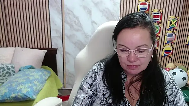 Snapshot of Sonialorens_ chatting on 06/21/26, 07:27 Sonialorens online show from 06/21/26, 07:27