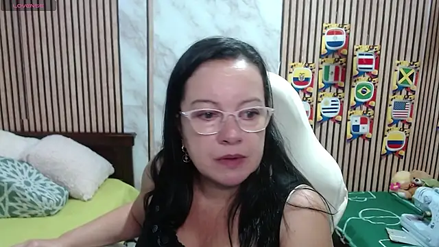 Snapshot of Sonialorens_ chatting on 06/26/26, 01:04 Sonialorens online show from 06/26/26, 01:04