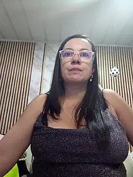 Snapshot of Sonialorens_ chatting on 06/27/26, 08:03 Sonialorens online show from 06/27/26, 08:03