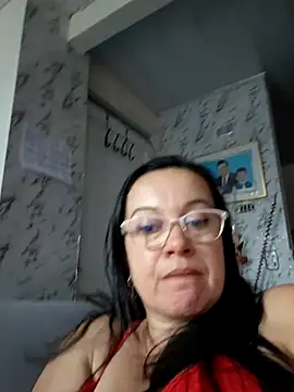 Snapshot of Sonialorens_ chatting on 06/28/26, 10:49 Sonialorens online show from 06/28/26, 10:49