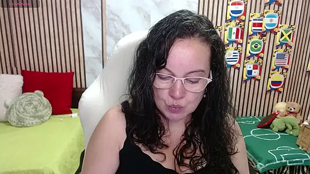 Snapshot of Sonialorens_ chatting on 07/16/26, 04:35 Sonialorens online show from 07/16/26, 04:35