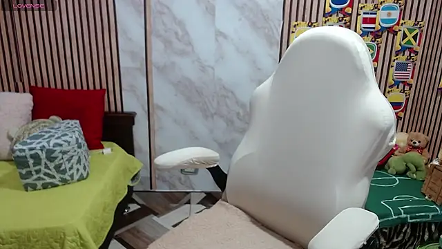 Snapshot of Sonialorens_ chatting on 07/18/26, 04:11 Sonialorens online show from 07/18/26, 04:11