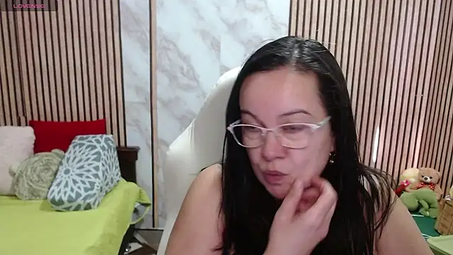 Snapshot of Sonialorens_ chatting on 07/21/26, 07:49 Sonialorens online show from 07/21/26, 07:49