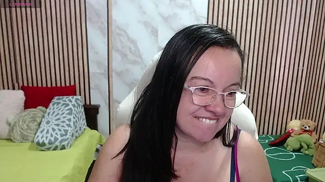 Snapshot of Sonialorens_ chatting on 07/21/26, 08:00 Sonialorens online show from 07/21/26, 08:00