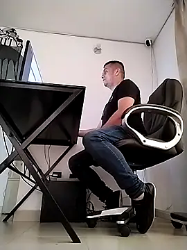 Snapshot of starplss chatting on 10/11/25, 09:24 starplss online show from 10/11/25, 09:24