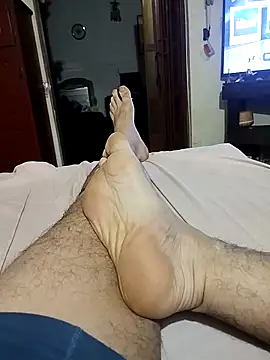 Snapshot of starplss chatting on 10/14/25, 03:51 starplss online show from 10/14/25, 03:51