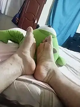 Snapshot of starplss chatting on 10/28/25, 02:48 starplss online show from 10/28/25, 02:48