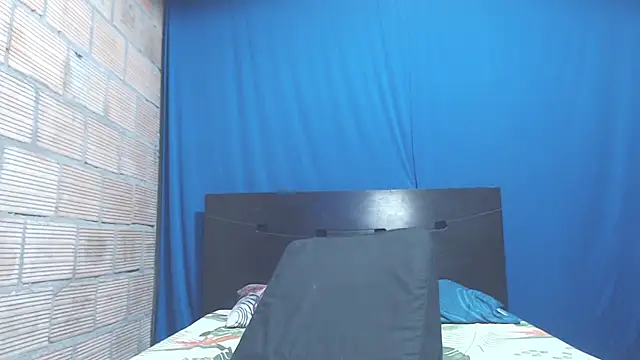 Snapshot of isabella_dirty69 chatting on 12/17/24, 03:06 isabella dirty69 online show from 12/17/24, 03:06