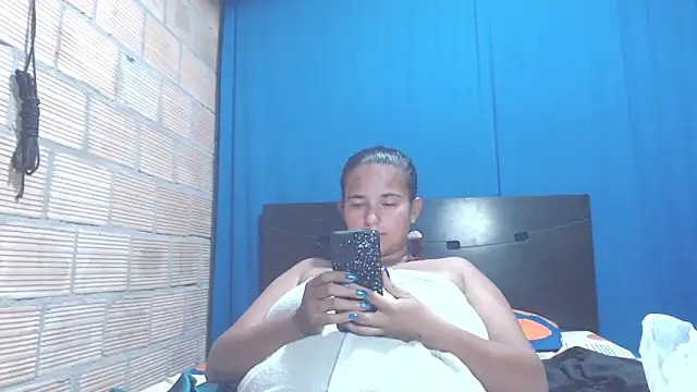 Snapshot of isabella_dirty69 chatting on 01/28/25, 05:54 isabella dirty69 online show from 01/28/25, 05:54