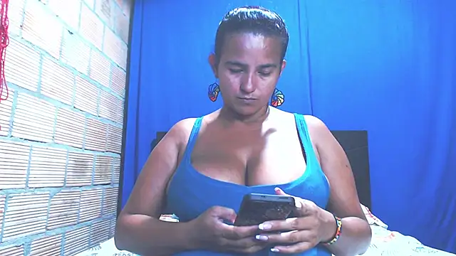 Snapshot of isabella_dirty69 chatting on 02/27/25, 03:14 isabella dirty69 online show from 02/27/25, 03:14