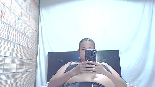 Snapshot of isabella_dirty69 chatting on 03/19/25, 06:03 isabella dirty69 online show from 03/19/25, 06:03