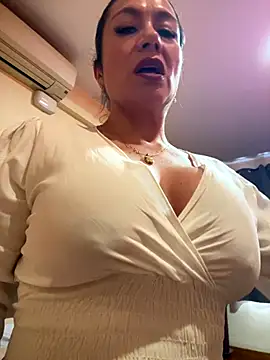 angelitasexy81 online show from 10/03/25, 09:06