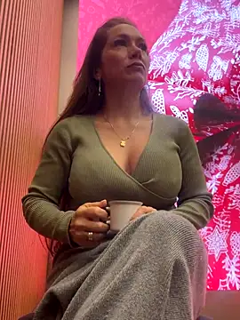 angelitasexy81 online show from 12/14/25, 06:01