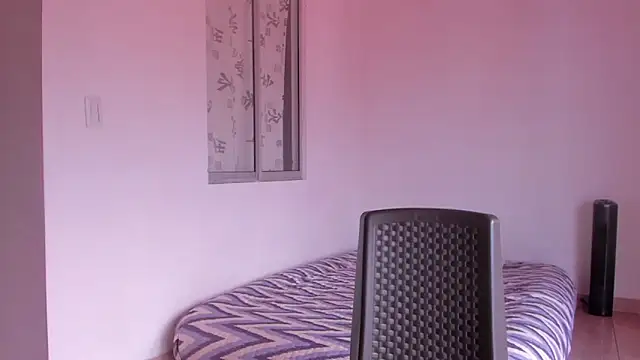 Emma lean online show from 12/18/25, 04:02