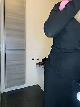 Lisavontease online show from 12/25/24, 03:17