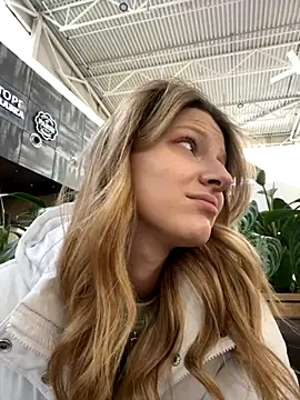 MaryHiggins online show from 10/21/25, 01:01