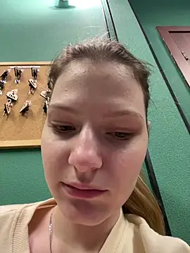 MaryHiggins online show from 11/12/25, 01:22