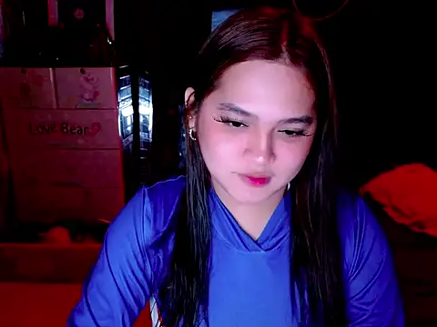 Snapshot of EmpressYna chatting on 07/22/26, 08:55 EmpressYna online show from 07/22/26, 08:55