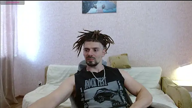 Snapshot of Aestheticguy101 chatting on 05/26/26, 01:40 Aestheticguy101 online show from 05/26/26, 01:40