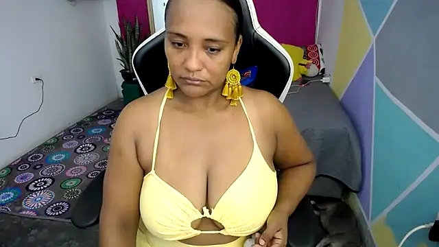 Snapshot of marysol83 chatting on 02/09/25, 01:22 marysol83 online show from 02/09/25, 01:22