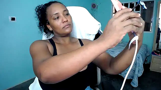 marysol83 online show from 11/23/25, 06:41