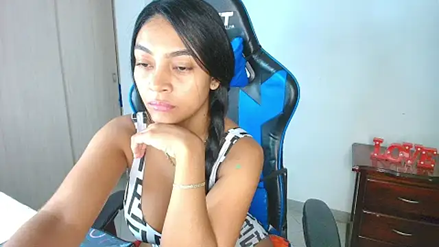 sophiax-x online show from 09/24/25, 10:51