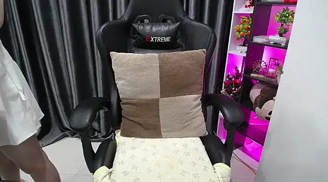 Yuki-yio online show from 03/02/25, 12:42