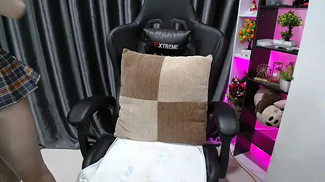 Yuki-yio online show from 03/17/25, 01:24