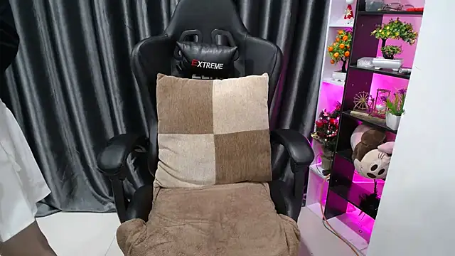 Yuki-yio online show from 03/23/25, 12:36