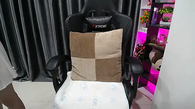 Yuki-yio online show from 09/10/25, 01:16