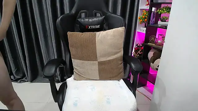 Yuki-yio online show from 09/16/25, 01:17