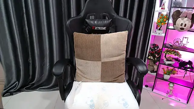 Yuki-yio online show from 10/09/25, 01:14