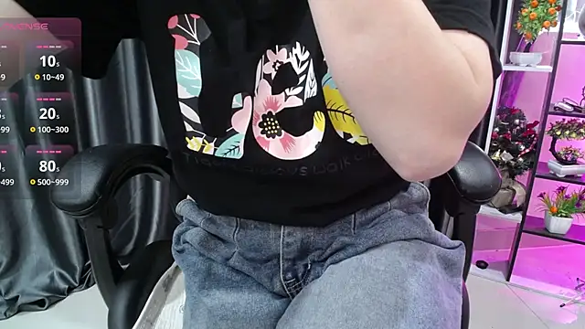 Yuki-yio online show from 10/15/25, 01:17