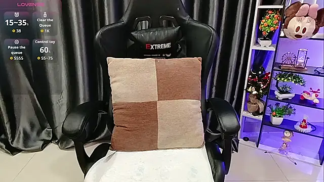 Yuki-yio online show from 11/21/25, 01:15