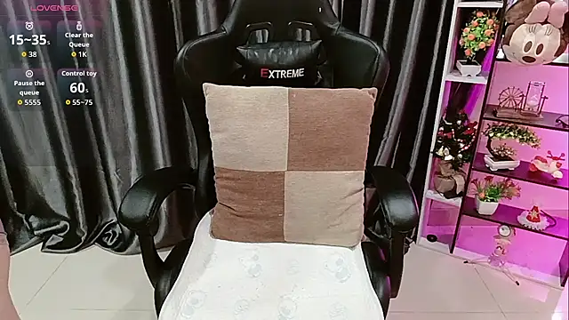 Yuki-yio online show from 11/25/25, 01:16