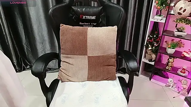 Yuki-yio online show from 02/11/26, 01:21