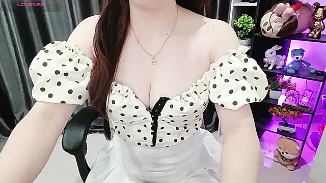 Snapshot of Yuki-yio chatting on 06/23/26, 01:36 Yuki-yio online show from 06/23/26, 01:36