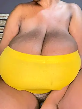 MissFancyXXL online show from 11/18/25, 08:35