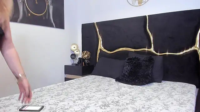 lisa2018 online show from 03/11/25, 04:32