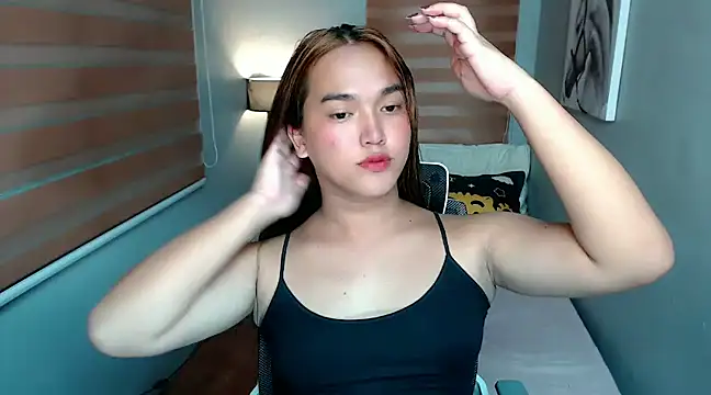 Snapshot of MoaningKylie chatting on 12/13/24, 10:08 MoaningKylie online show from 12/13/24, 10:08