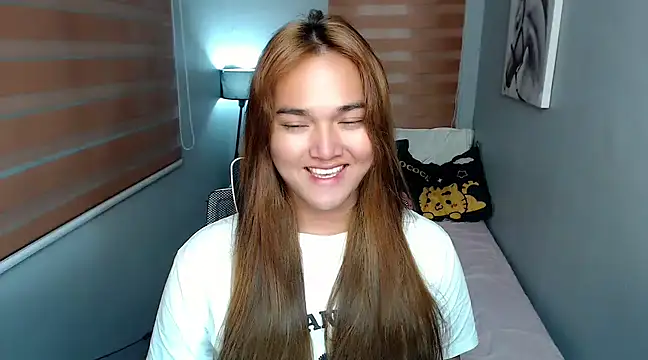 Snapshot of MoaningKylie chatting on 12/18/24, 10:51 MoaningKylie online show from 12/18/24, 10:51