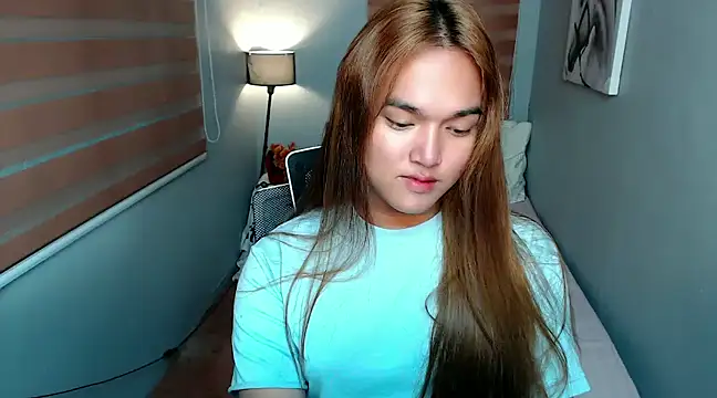 Snapshot of MoaningKylie chatting on 12/19/24, 04:13 MoaningKylie online show from 12/19/24, 04:13