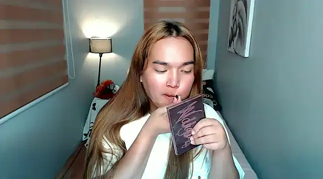 Snapshot of MoaningKylie chatting on 01/03/25, 03:49 MoaningKylie online show from 01/03/25, 03:49