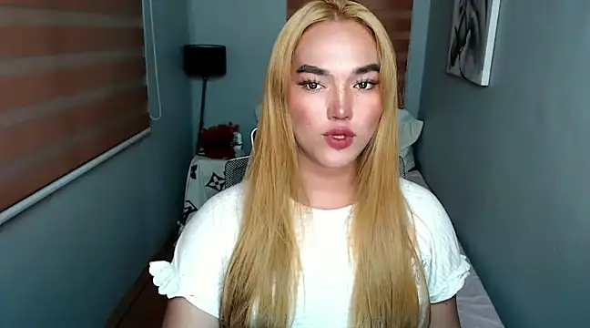 Snapshot of MoaningKylie chatting on 01/18/25, 09:45 MoaningKylie online show from 01/18/25, 09:45