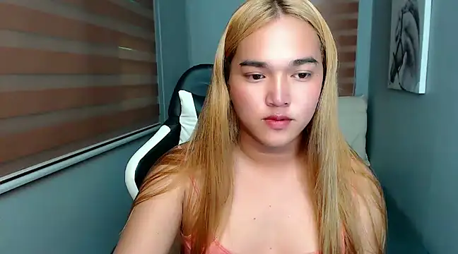 Snapshot of MoaningKylie chatting on 02/01/25, 01:44 MoaningKylie online show from 02/01/25, 01:44