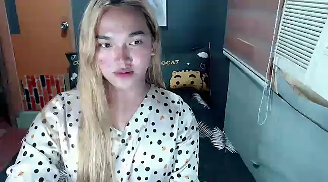 Snapshot of MoaningKylie chatting on 03/23/25, 06:26 MoaningKylie online show from 03/23/25, 06:26