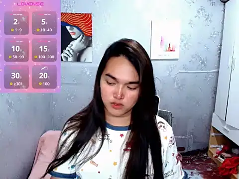 Snapshot of MoaningKylie chatting on 10/06/25, 03:48 MoaningKylie online show from 10/06/25, 03:48