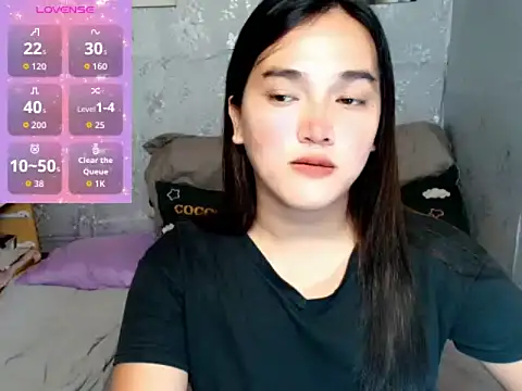 Snapshot of MoaningKylie chatting on 12/18/25, 10:10 MoaningKylie online show from 12/18/25, 10:10