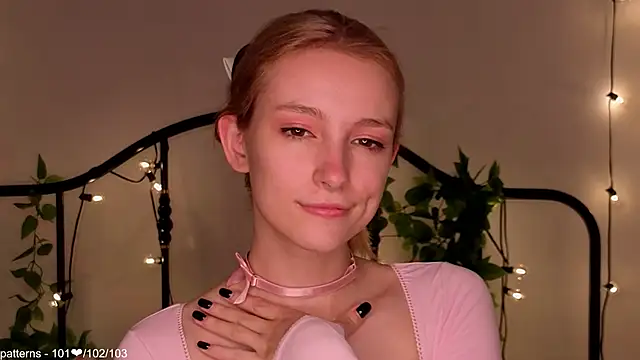 berrry girl online show from 05/15/26, 12:01